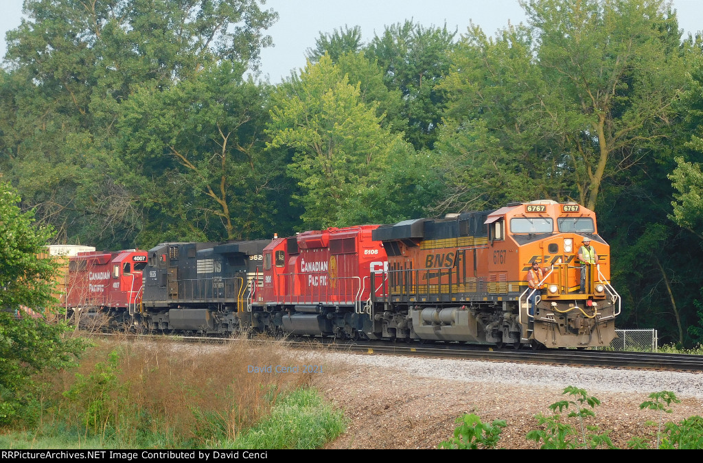 BNSF 6767